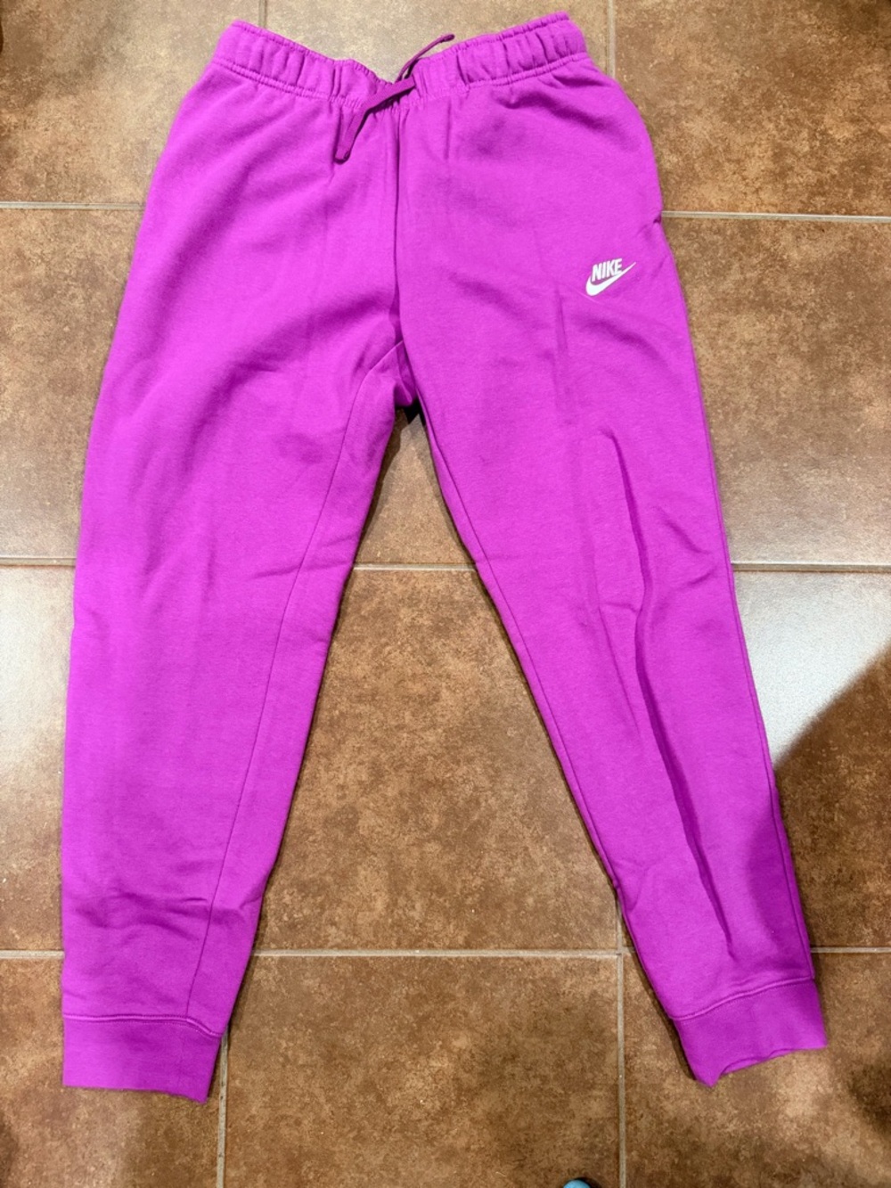 Nike Sportswear Club Mid-Rise Joggers